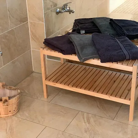 Wellness Mit Sauna Und Garten アパート *