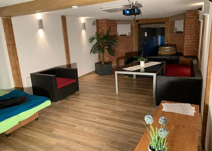 Wellness Mit Sauna Und Garten